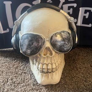 NWT- Halloween Cool Skull with Headphones and sunglasses decor